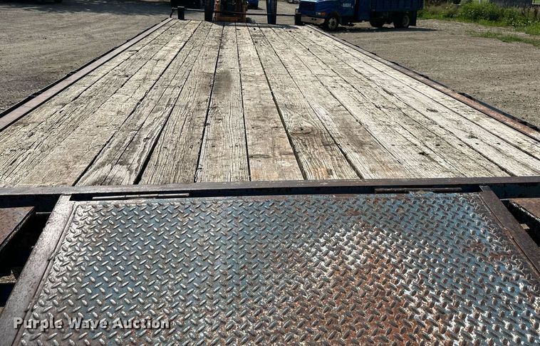 image for item DS2107 2002 Travalong  equipment trailer