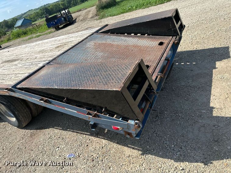 image for item DS2107 2002 Travalong  equipment trailer