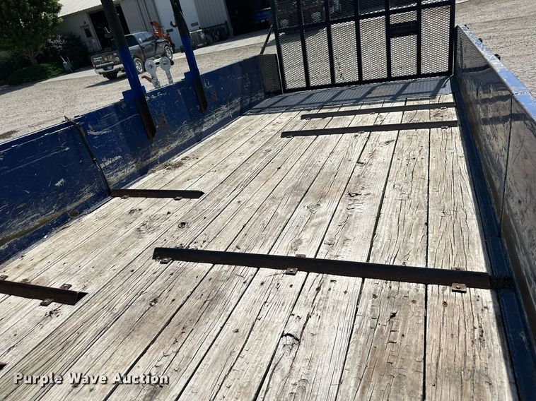 image for item DS2108 2005 Titan 4875  utility trailer