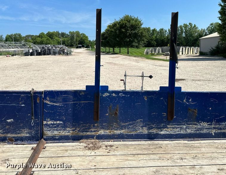 image for item DS2108 2005 Titan 4875  utility trailer