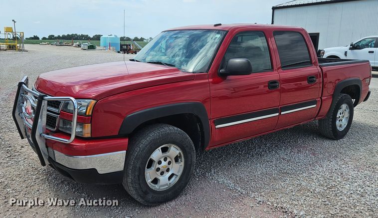 image for item DS6472 2006 Chevrolet Silverado 1500  Crew Cab pickup truck