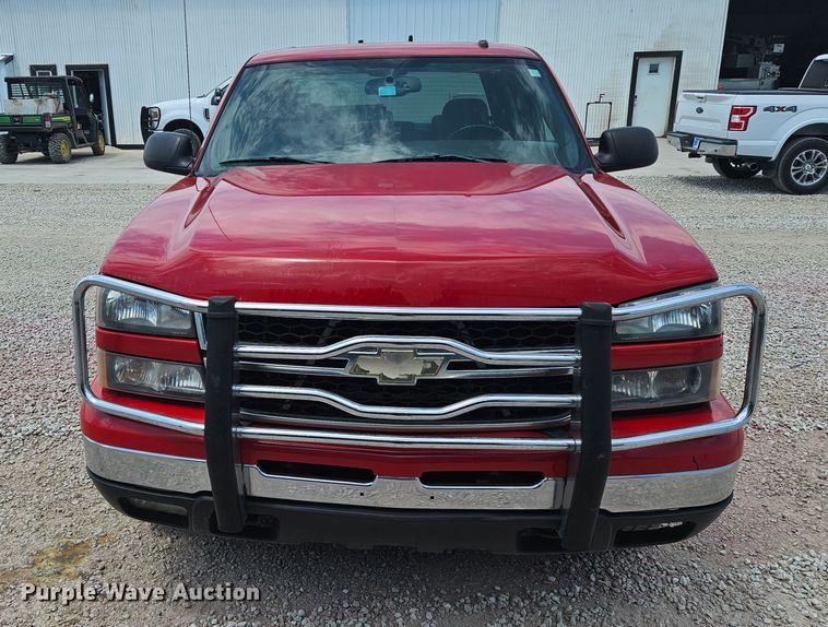 image for item DS6472 2006 Chevrolet Silverado 1500  Crew Cab pickup truck