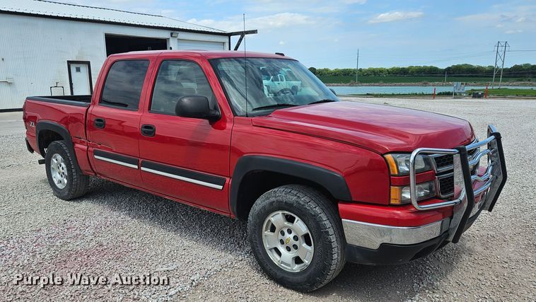 image for item DS6472 2006 Chevrolet Silverado 1500  Crew Cab pickup truck