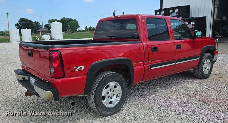 image for item DS6472 2006 Chevrolet Silverado 1500  Crew Cab pickup truck