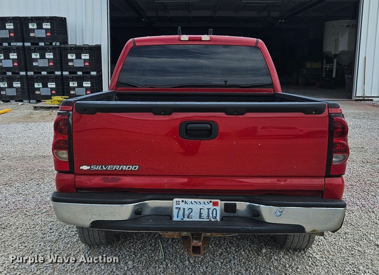 image for item DS6472 2006 Chevrolet Silverado 1500  Crew Cab pickup truck