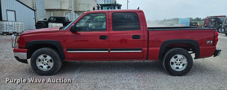image for item DS6472 2006 Chevrolet Silverado 1500  Crew Cab pickup truck