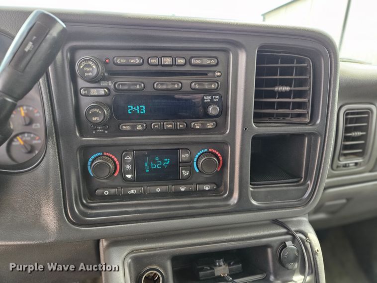 image for item DS6472 2006 Chevrolet Silverado 1500  Crew Cab pickup truck