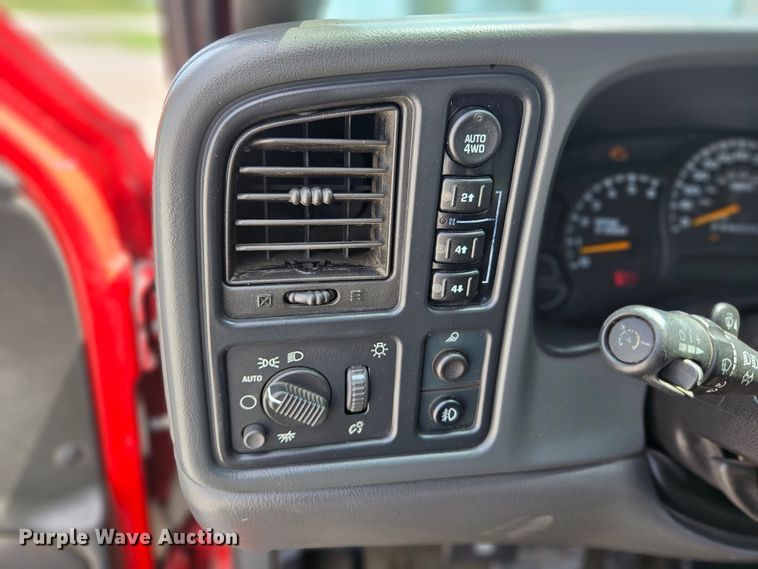 image for item DS6472 2006 Chevrolet Silverado 1500  Crew Cab pickup truck