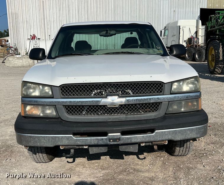 image for item II9216 2003 Chevrolet Silverado 1500  pickup truck