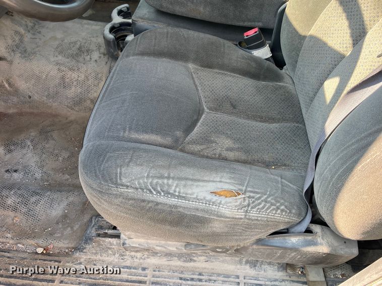 image for item II9216 2003 Chevrolet Silverado 1500  pickup truck