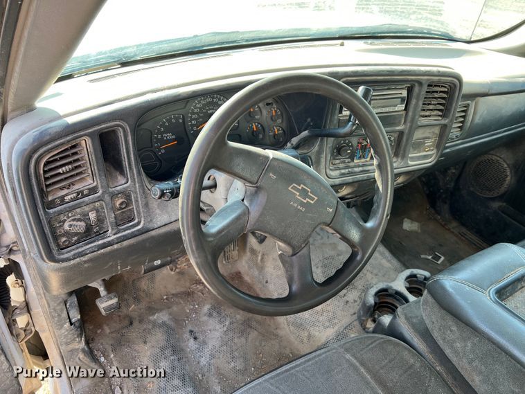 image for item II9216 2003 Chevrolet Silverado 1500  pickup truck