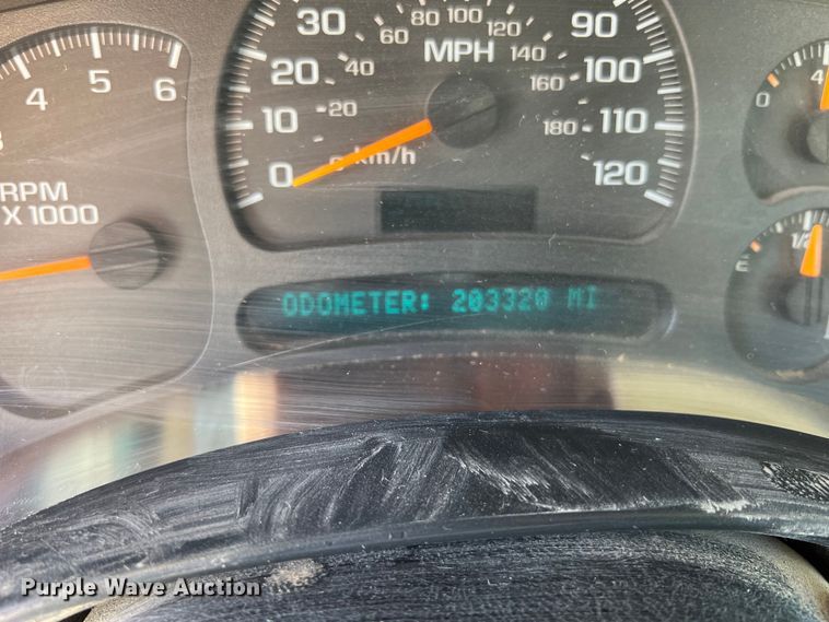 image for item II9216 2003 Chevrolet Silverado 1500  pickup truck