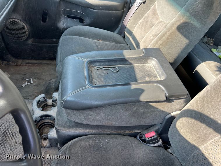 image for item II9216 2003 Chevrolet Silverado 1500  pickup truck