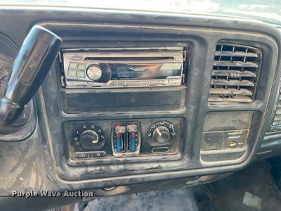 image for item II9216 2003 Chevrolet Silverado 1500  pickup truck