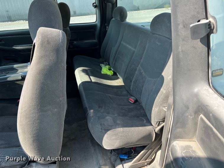 image for item II9216 2003 Chevrolet Silverado 1500  pickup truck