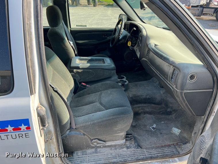 image for item II9216 2003 Chevrolet Silverado 1500  pickup truck