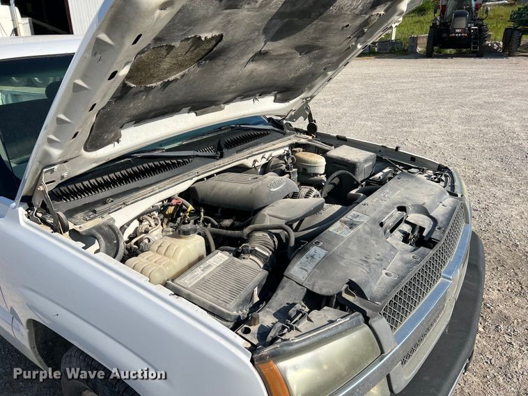 image for item II9216 2003 Chevrolet Silverado 1500  pickup truck