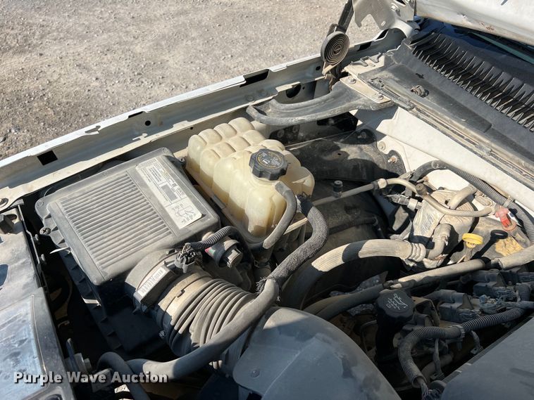 image for item II9216 2003 Chevrolet Silverado 1500  pickup truck