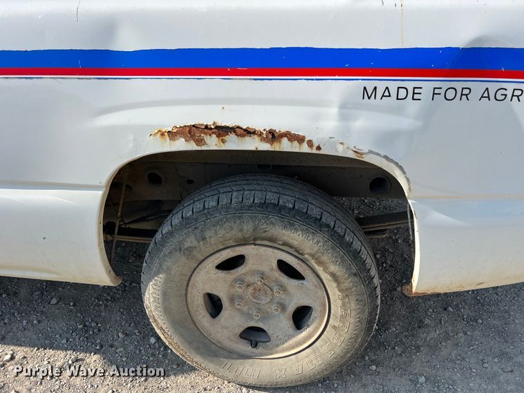 image for item II9216 2003 Chevrolet Silverado 1500  pickup truck