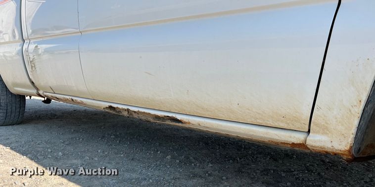 image for item II9216 2003 Chevrolet Silverado 1500  pickup truck