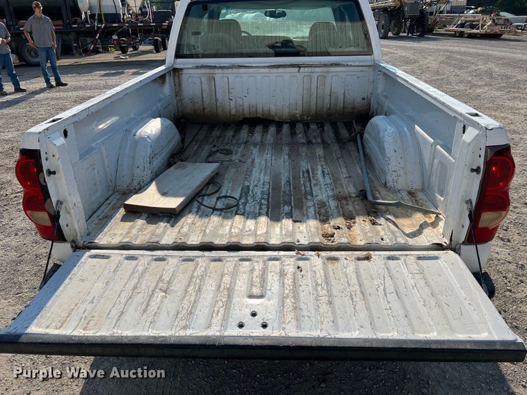 image for item II9216 2003 Chevrolet Silverado 1500  pickup truck