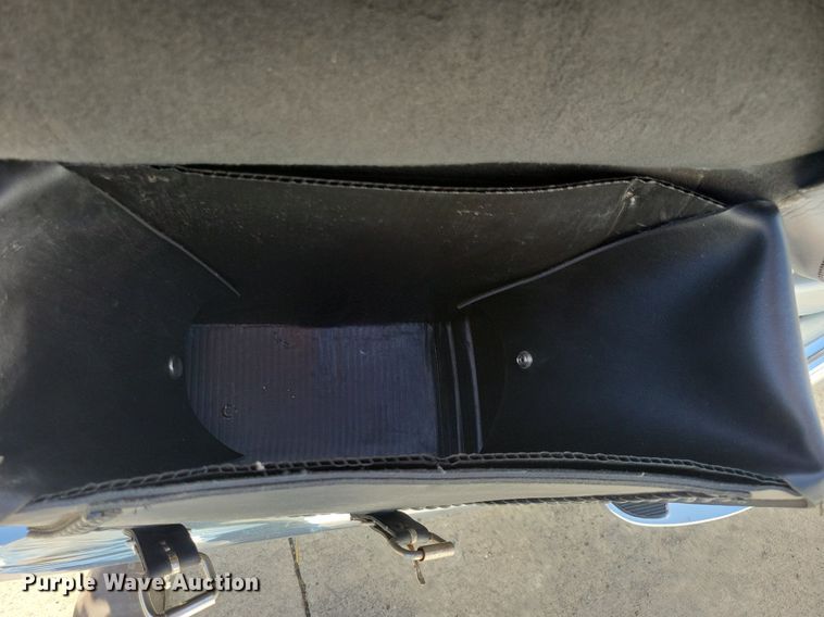 image for item IQ9770 2004 Honda VTX1300C  motorcycle