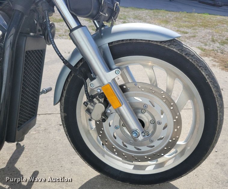 image for item IQ9770 2004 Honda VTX1300C  motorcycle