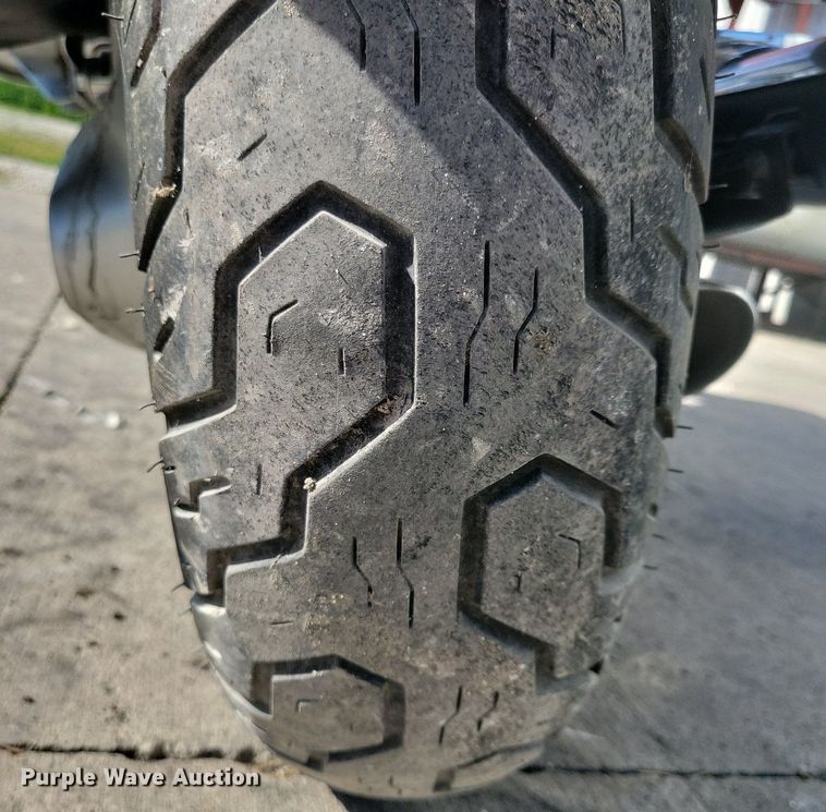 image for item IQ9770 2004 Honda VTX1300C  motorcycle