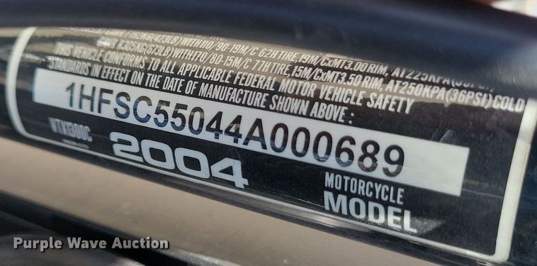 image for item IQ9770 2004 Honda VTX1300C  motorcycle