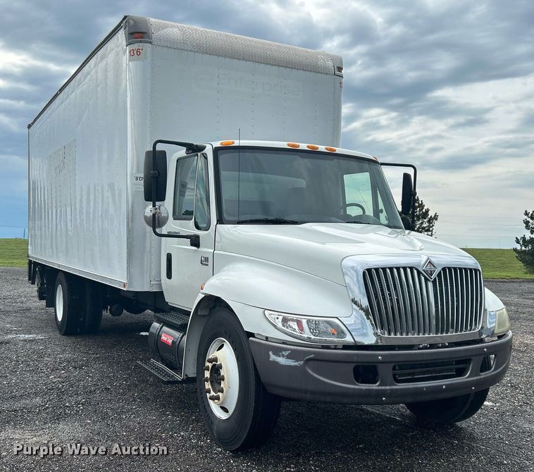 image for item KW9164 2007 International 4300  box truck