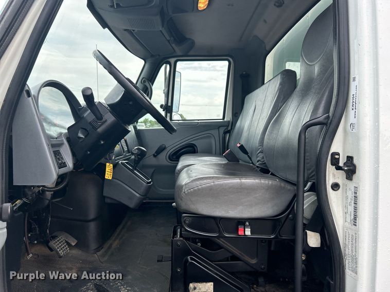 image for item KW9164 2007 International 4300  box truck