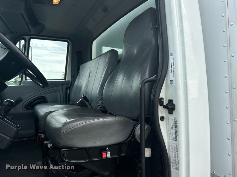 image for item KW9164 2007 International 4300  box truck