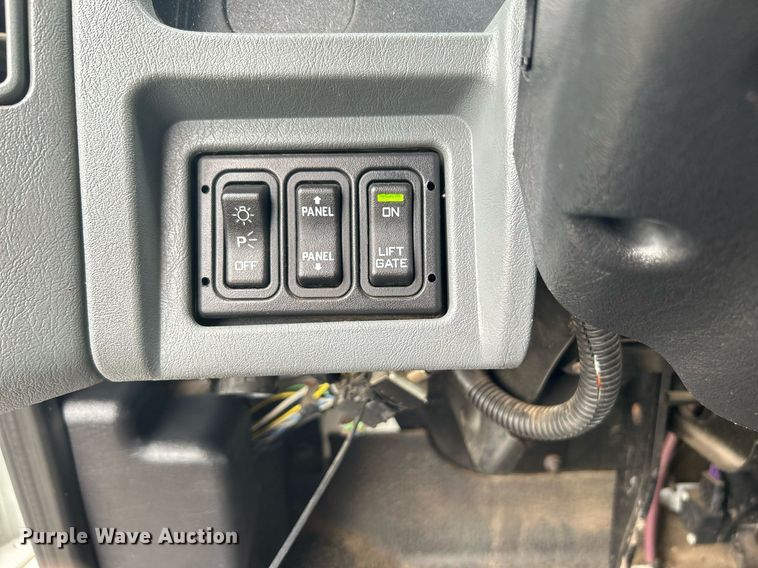 image for item KW9164 2007 International 4300  box truck