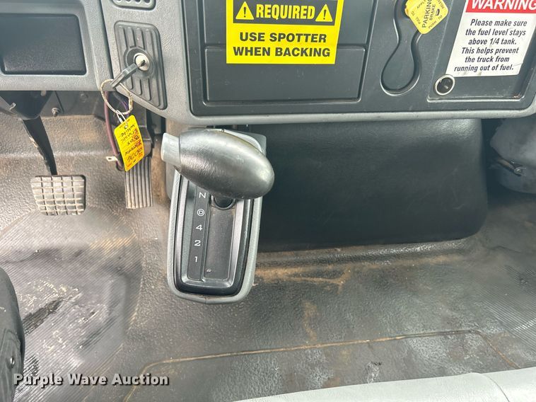 image for item KW9164 2007 International 4300  box truck