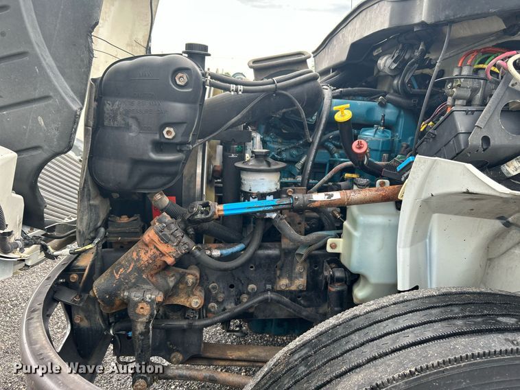 image for item KW9164 2007 International 4300  box truck