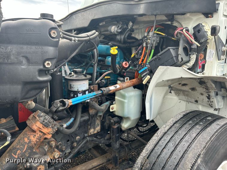 image for item KW9164 2007 International 4300  box truck