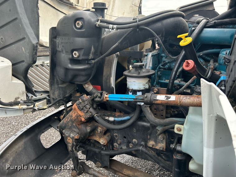 image for item KW9164 2007 International 4300  box truck