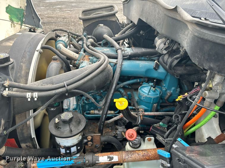 image for item KW9164 2007 International 4300  box truck