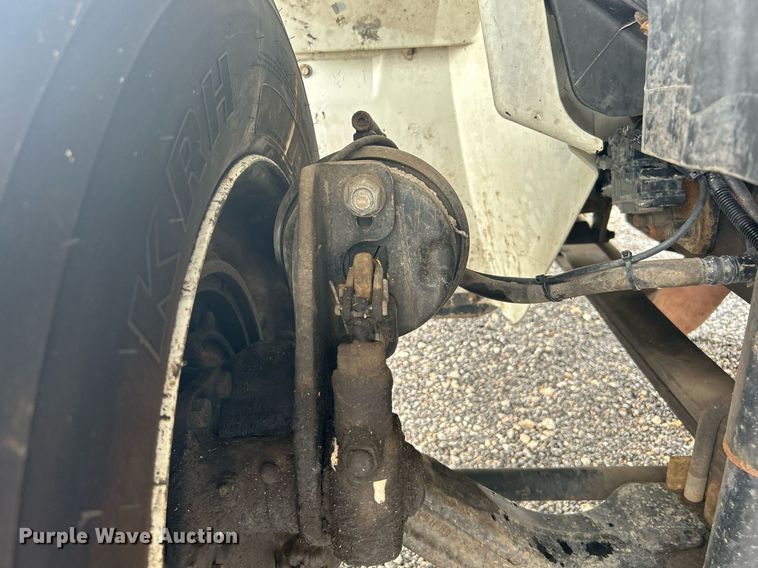 image for item KW9164 2007 International 4300  box truck