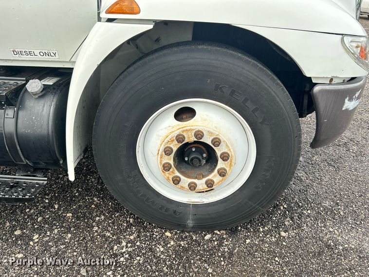 image for item KW9164 2007 International 4300  box truck