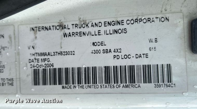 image for item KW9164 2007 International 4300  box truck