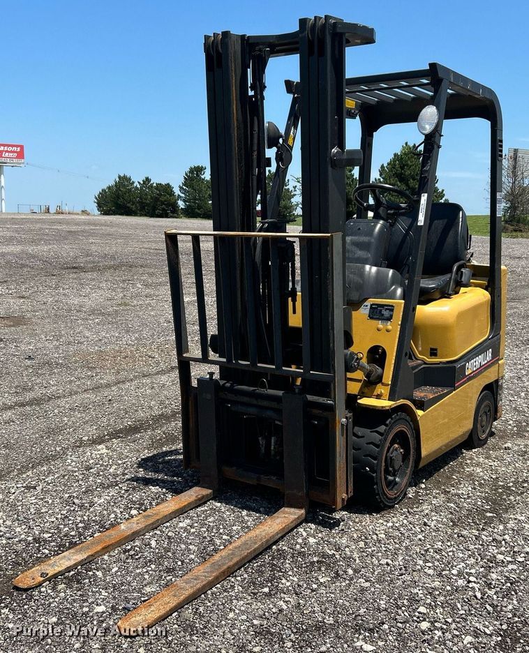 image for item KW9170 2000 Caterpillar GC18K  forklift
