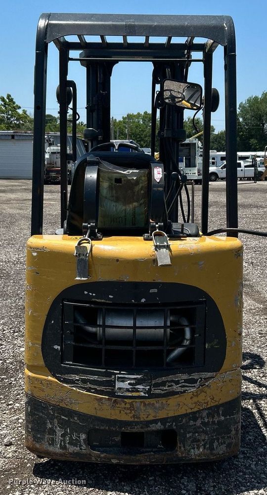 image for item KW9170 2000 Caterpillar GC18K  forklift