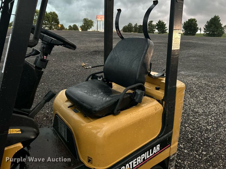 image for item KW9170 2000 Caterpillar GC18K  forklift