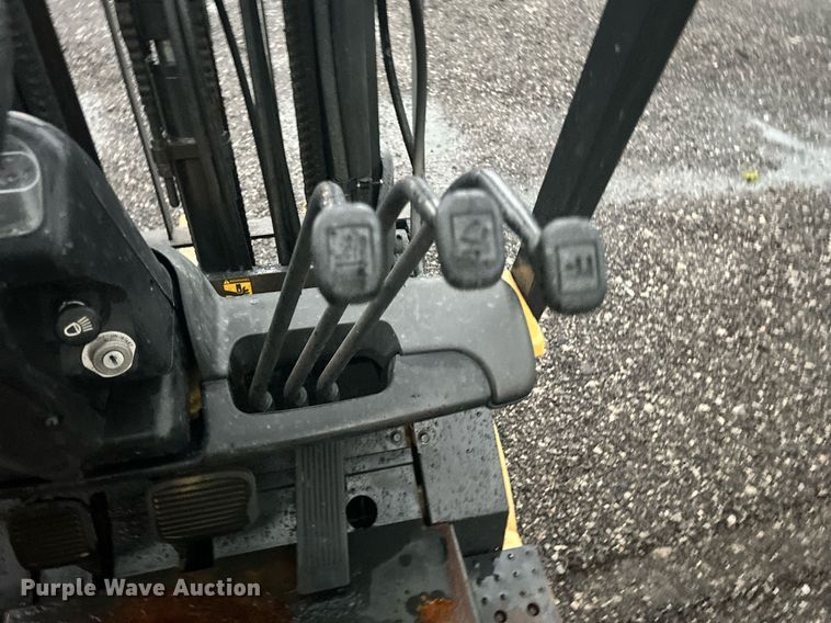 image for item KW9170 2000 Caterpillar GC18K  forklift