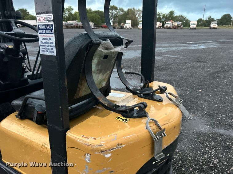 image for item KW9170 2000 Caterpillar GC18K  forklift