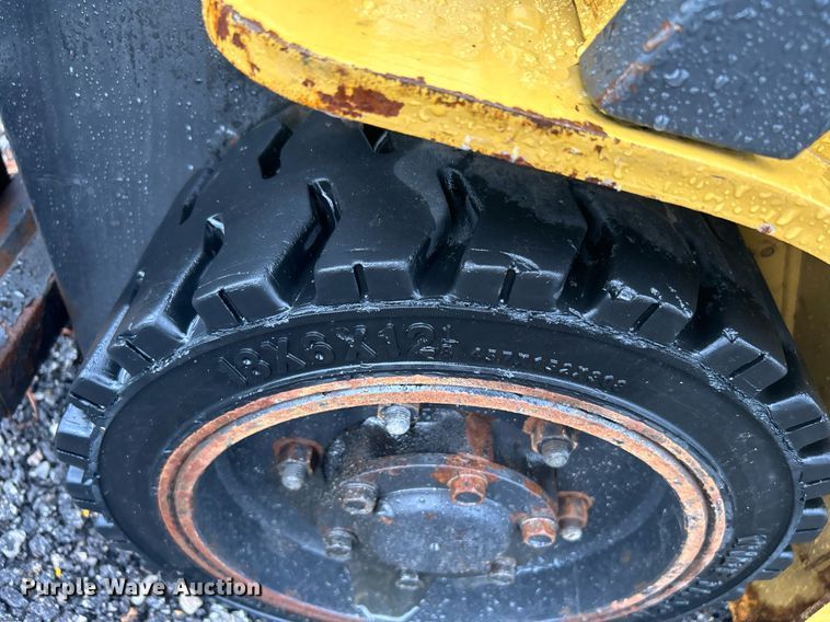 image for item KW9170 2000 Caterpillar GC18K  forklift