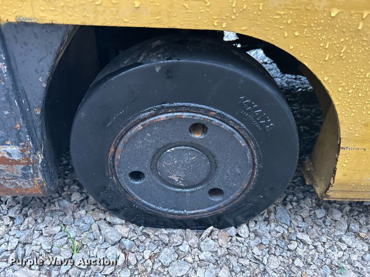 image for item KW9170 2000 Caterpillar GC18K  forklift