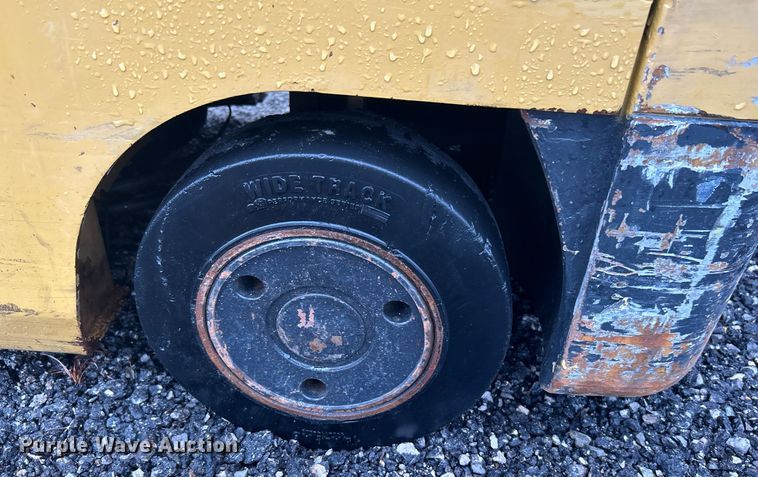 image for item KW9170 2000 Caterpillar GC18K  forklift