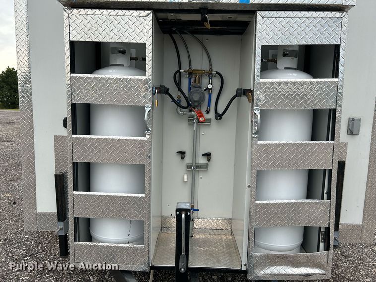 image for item KW9183 2022 The Fud Trailer  food trailer